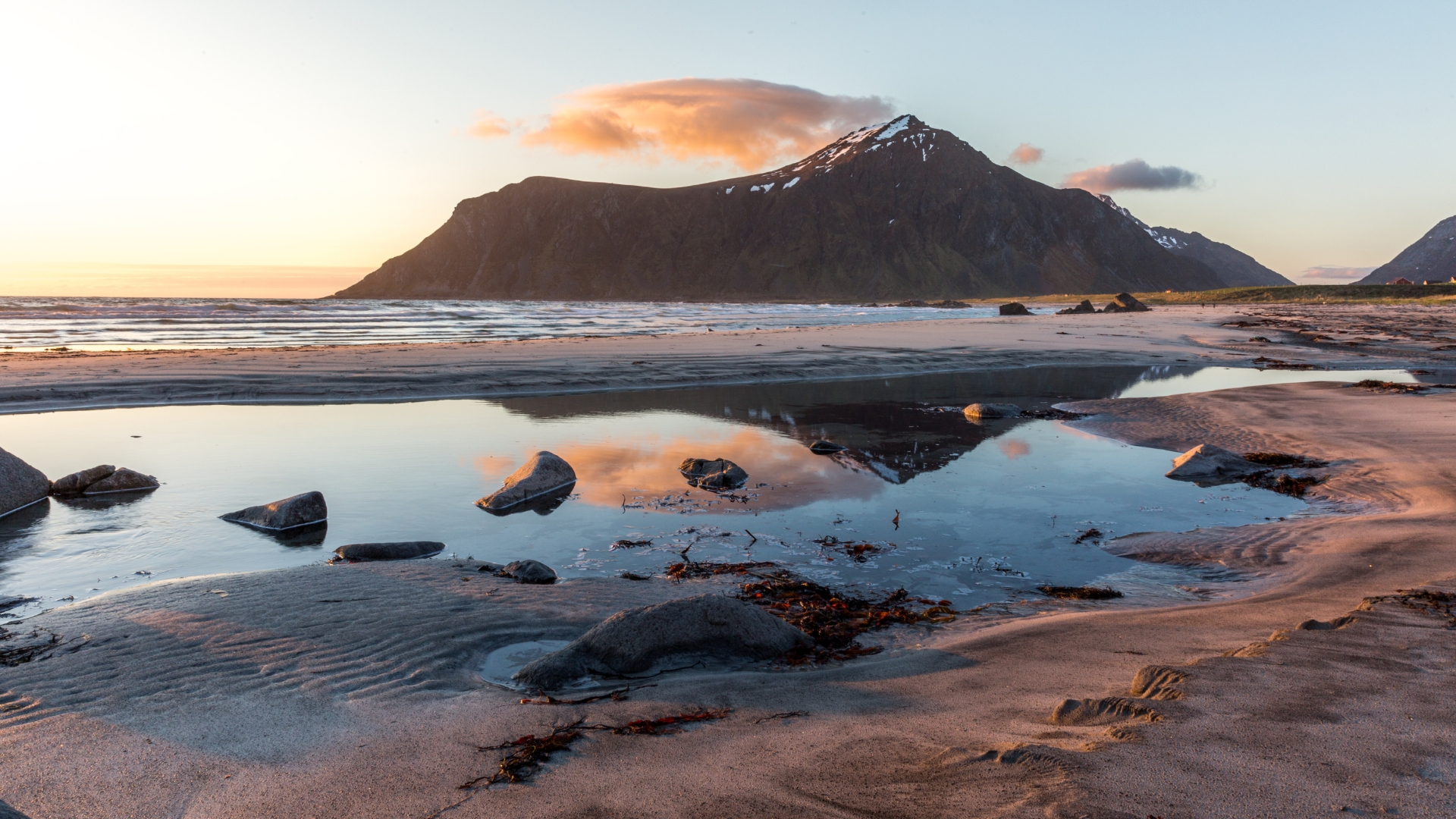 Atardecer en el viaje grupal a las islas lofoten
