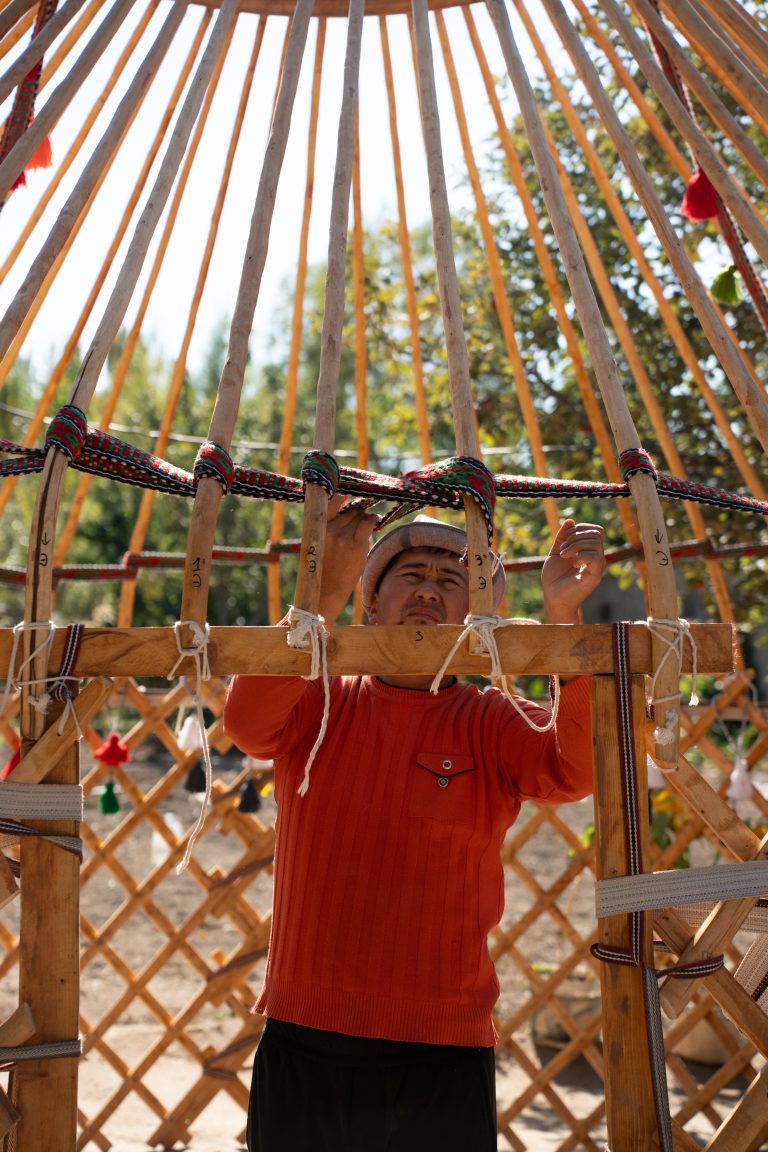 Viaje grupal Kirguistán exótica 2026